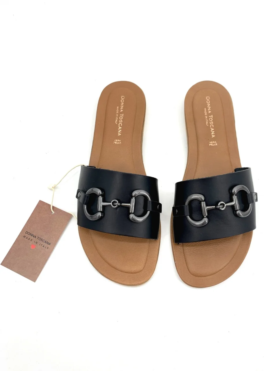 Leather's woman slippers with buckle - Black